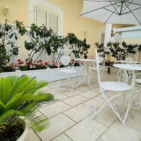 Hotel Domus Bianca Lancia à Manfredoine Extérieur photo